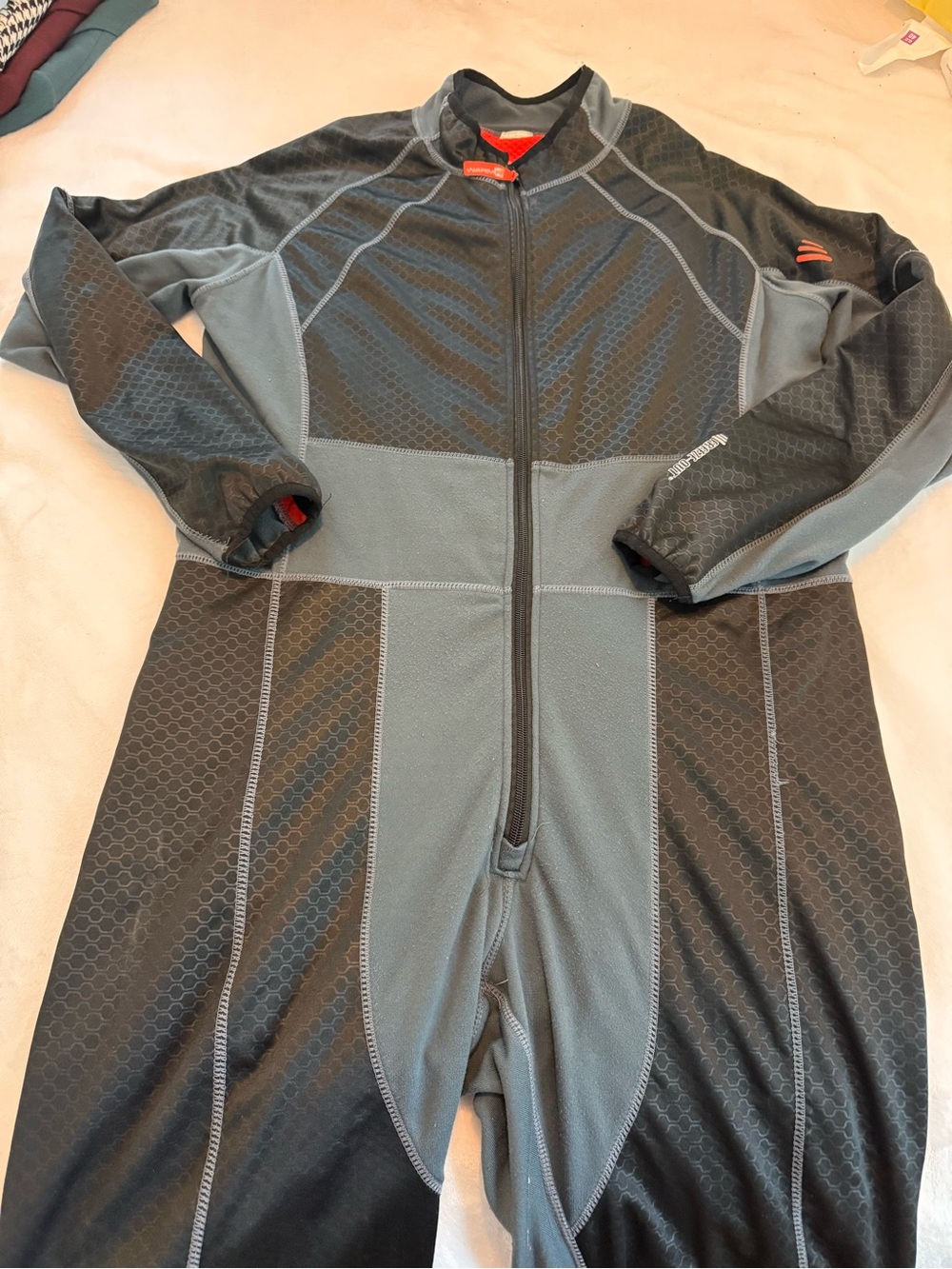 Warm Men’s Full Zip Thermal Undershirt Suit in Gray and Black